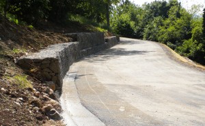 scogliere e gabbionate ingegneria naturalistica Gabbionate di sostegno del versante a monte della strada Cornedo Vicentino