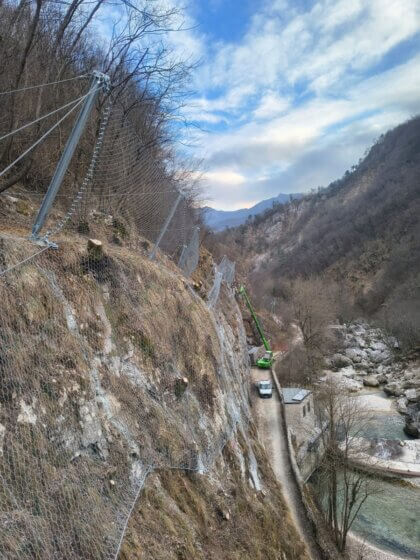 barriera e rete paramassi